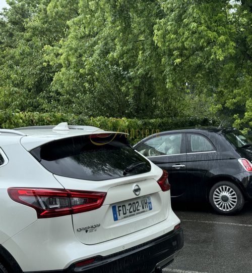 Locaux professionnels avec stationnements et ascenseur