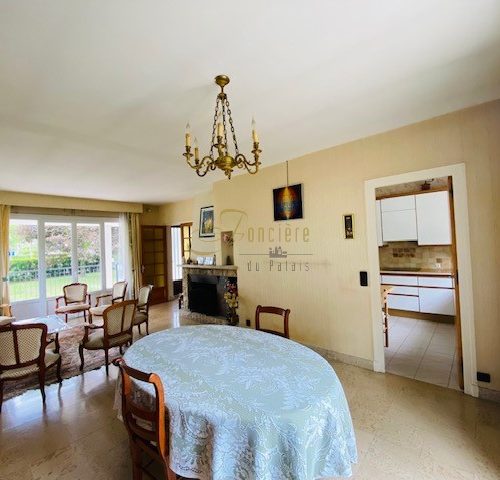 A vendre Maison sur sous-sol en plein coeur de Saint-Doulchard avec agréable jardin