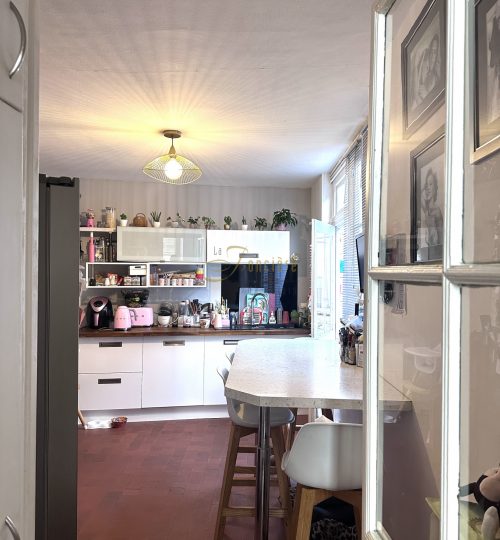 Coeur de centre-ville de Bourges, au pied du Palais Jacques Coeur, appartement rénové avec grande terrasse, pi