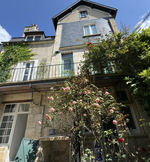 Maison entièrement rénovée avec courette privative