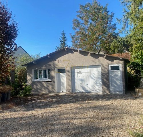 Maison entièrement rénovée proche bourg Saint Doulchard avec agréable jardin