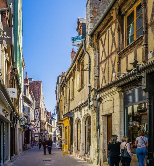 Local commercial à vendre rue piétonne de Bourges
