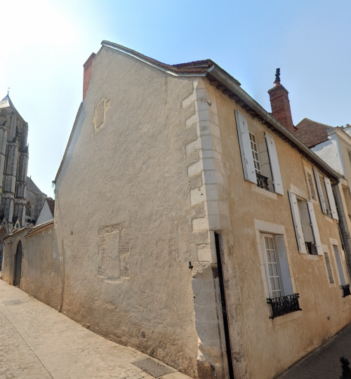 Appartement à rénover au pied de la cathédrale de Bourges