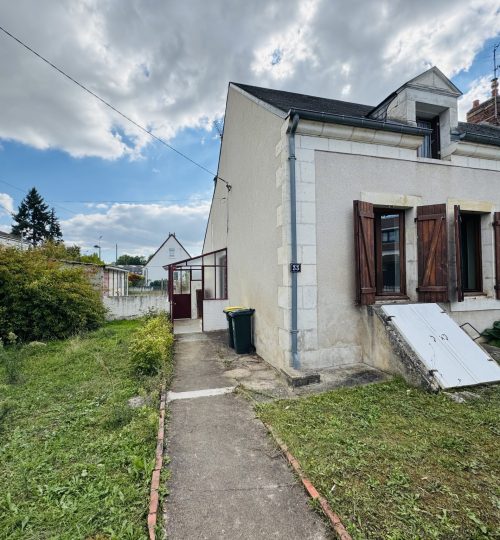 Maison à rénover avec jardin et garage, Bourges quartier avenue de St Amand
