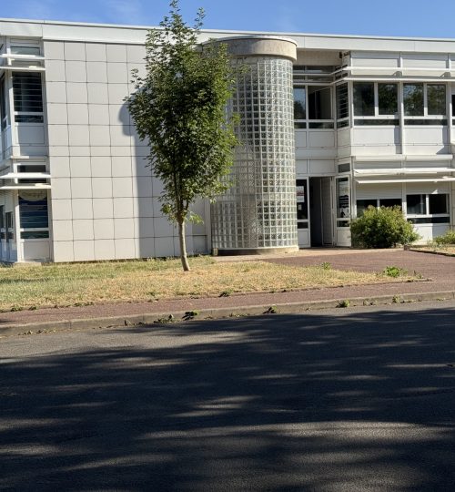 Locaux professionnels au bord du lac d’Auron