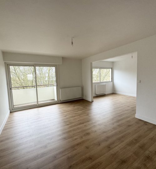 Centre-ville de Bourges, appartement disposant de 3 chambres et balcon entièrement rénové