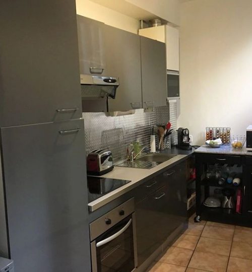 Appartement en duplex situé rue Mirebeau actuellement loué en LMNP