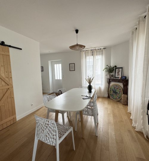 Maison année 30-40 entièrement rénovée idéal pour une résidence principale ou projet professionnel