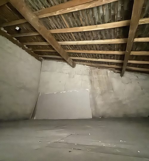 Appartement-maison à aménager avec courette