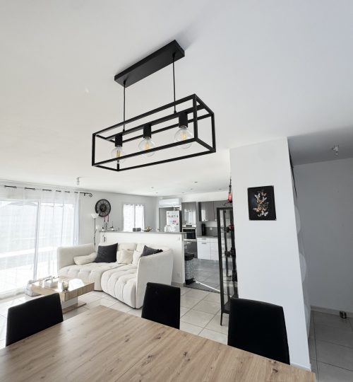 Maison de plain-pied   120 m2   Grand jardin   Proche commodités