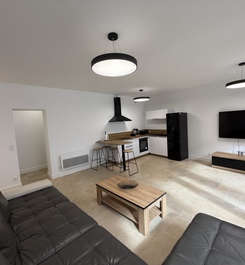 Appartement entièrement rénové avec ascenseur situé au 1er étage