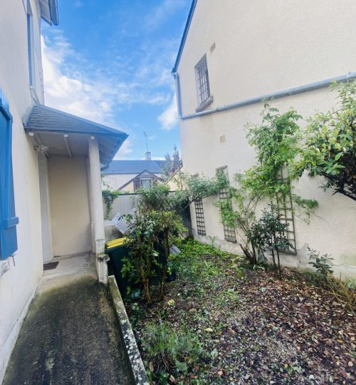 Maison année 30, rue Théophile Lamy avec petit jardinet