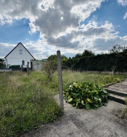 Maison à rénover avec jardin et garage, Bourges quartier avenue de St Amand