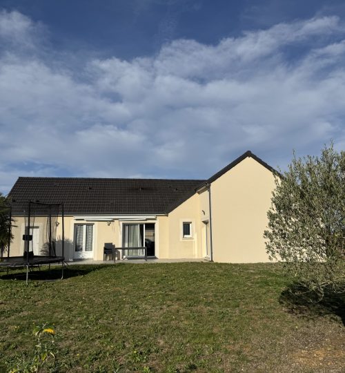 Maison de plain-pied   120 m2   Grand jardin   Proche commodités