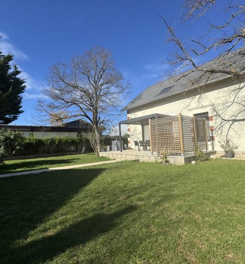 Maison année 30-40 entièrement rénovée idéal pour une résidence principale ou projet professionnel