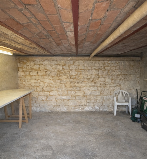 Exclusivité   Charmante maison des années 30 rénovée, à deux pas du centre-ville de Bourges avec jardin et gar