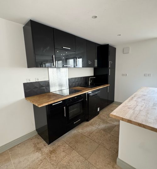 Appartement idéal projet residence principale ou professionnel situé au pied des marronniers avec terrasse