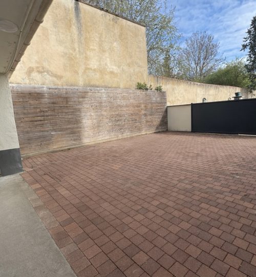 Appartement idéal projet residence principale ou professionnel situé au pied des marronniers avec terrasse