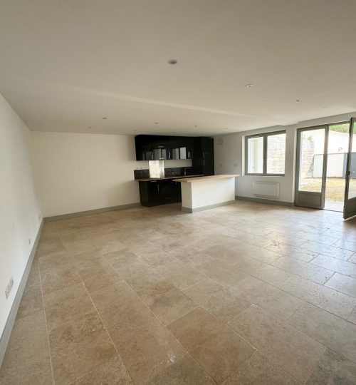 Appartement idéal projet residence principale ou professionnel situé au pied des marronniers avec terrasse