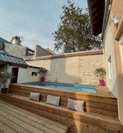 Au pied du Palais Jacques Coeur, appartement  avec grande terrasse et garage