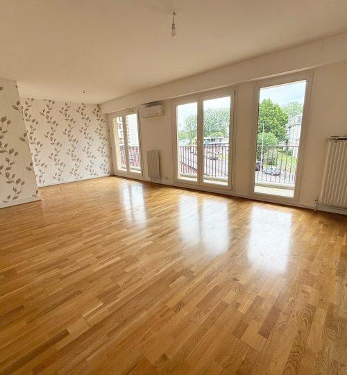 Appartement avec stationnement résidence des prés fleuris
