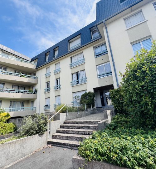 Appartement avec terrasse et parking privatif   Hyper centre de Bourges