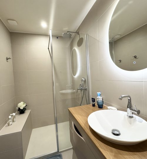Appartement de standing avec grand balcon au sein d&rsquo;une résidence avec ascenseur