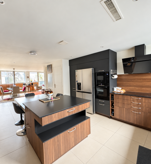 Appartement de standing avec grand balcon au sein d&rsquo;une résidence avec ascenseur